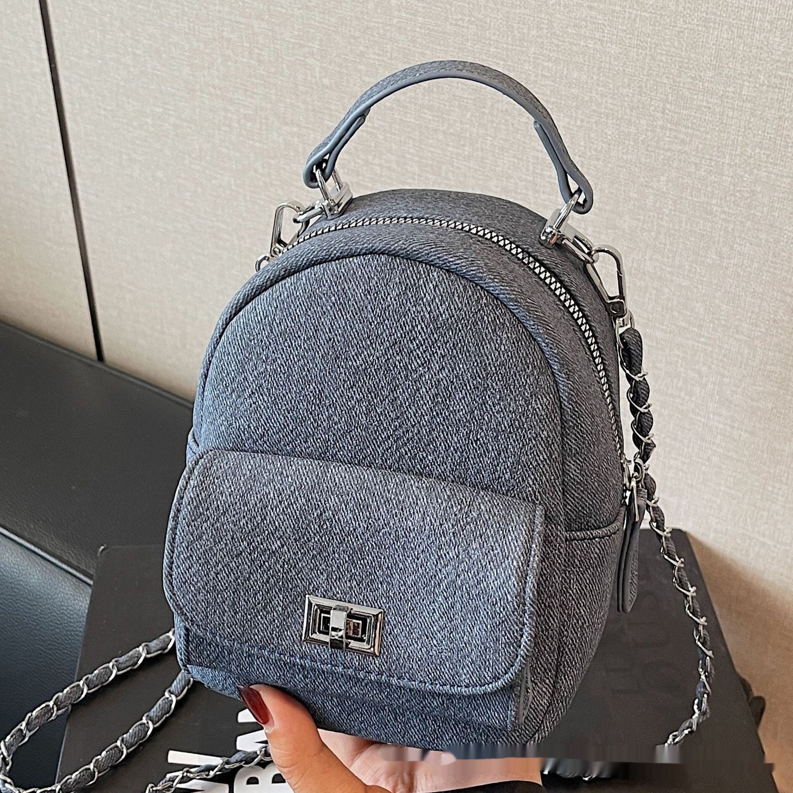 Korean Style Solid Color High-end British Casual Backpack - Image 3